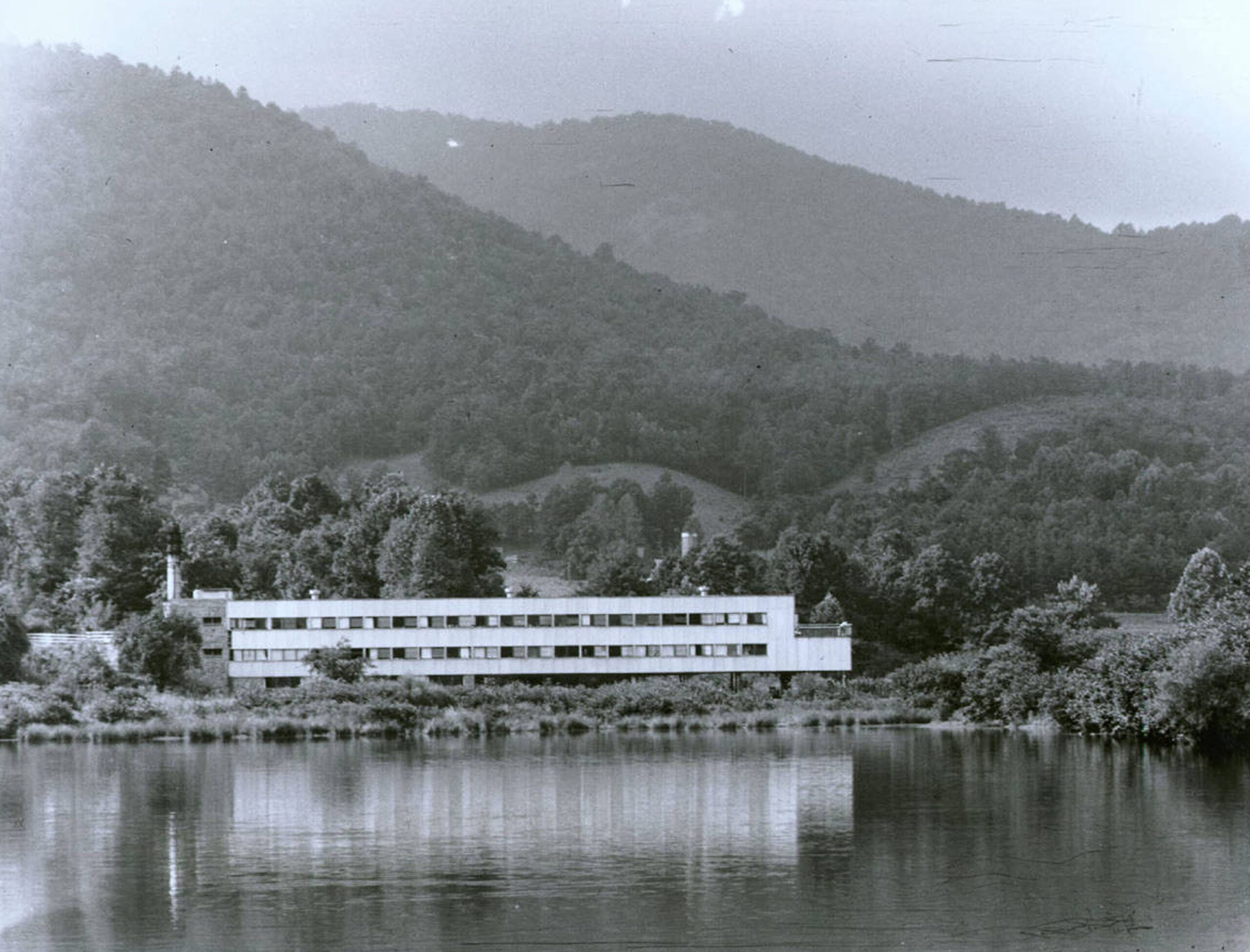 Historic photo of Black Mountain College campus